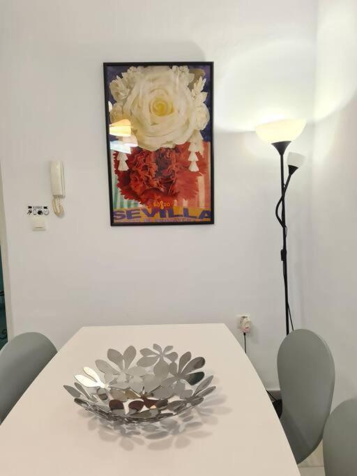 C Palacio Parking Segun Disponibilidad Siviglia Esterno foto