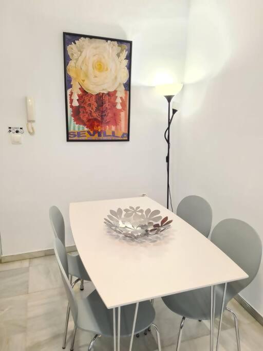 C Palacio Parking Segun Disponibilidad Siviglia Esterno foto