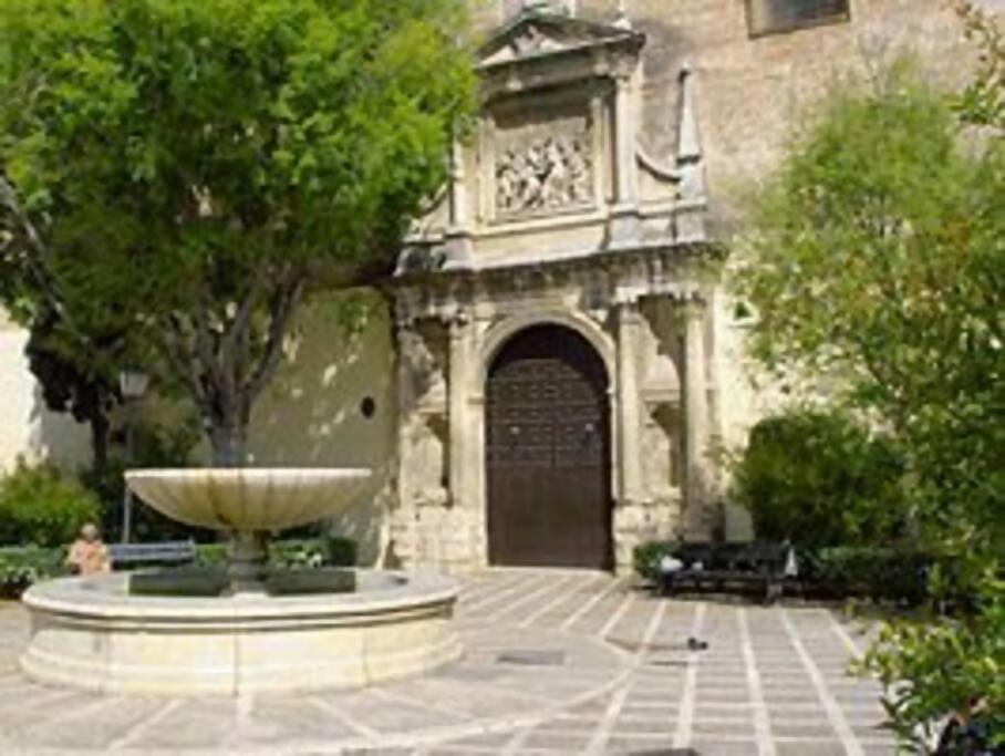 C Palacio Parking Segun Disponibilidad Siviglia Esterno foto