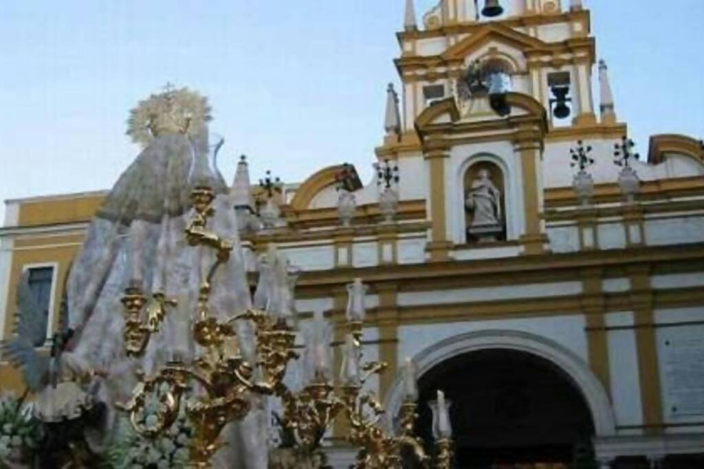 C Palacio Parking Segun Disponibilidad Siviglia Esterno foto